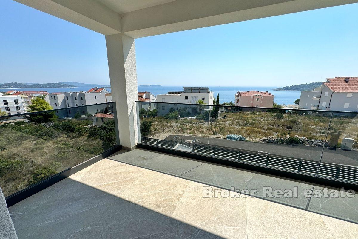 Nowoczesny apartament z dwiema sypialniami i widokiem na morze
