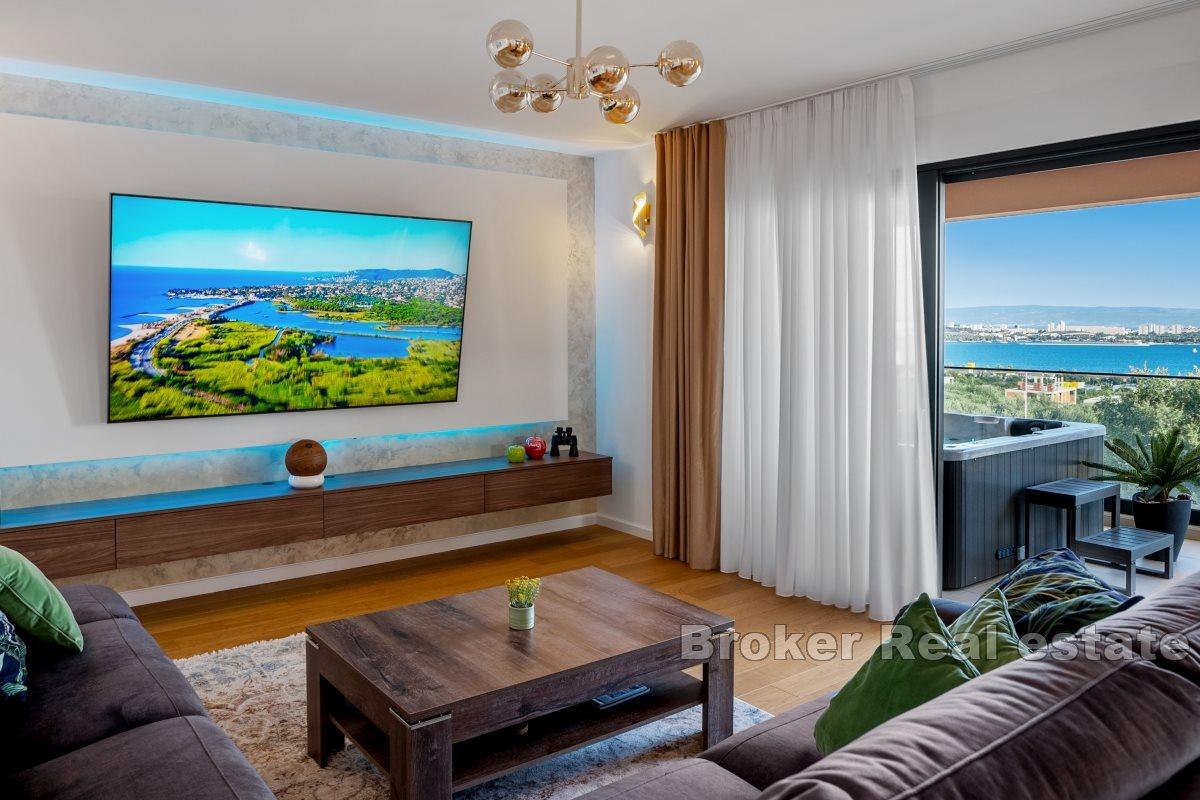 Luxusní penthouse s výhledem na moře
