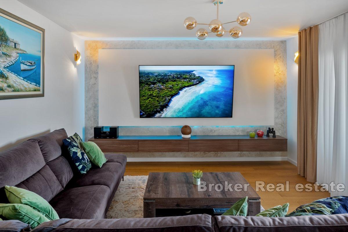 Luxusní penthouse s výhledem na moře