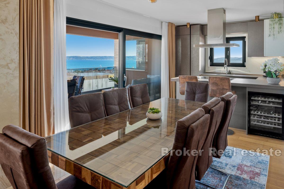 Luxusní penthouse s výhledem na moře