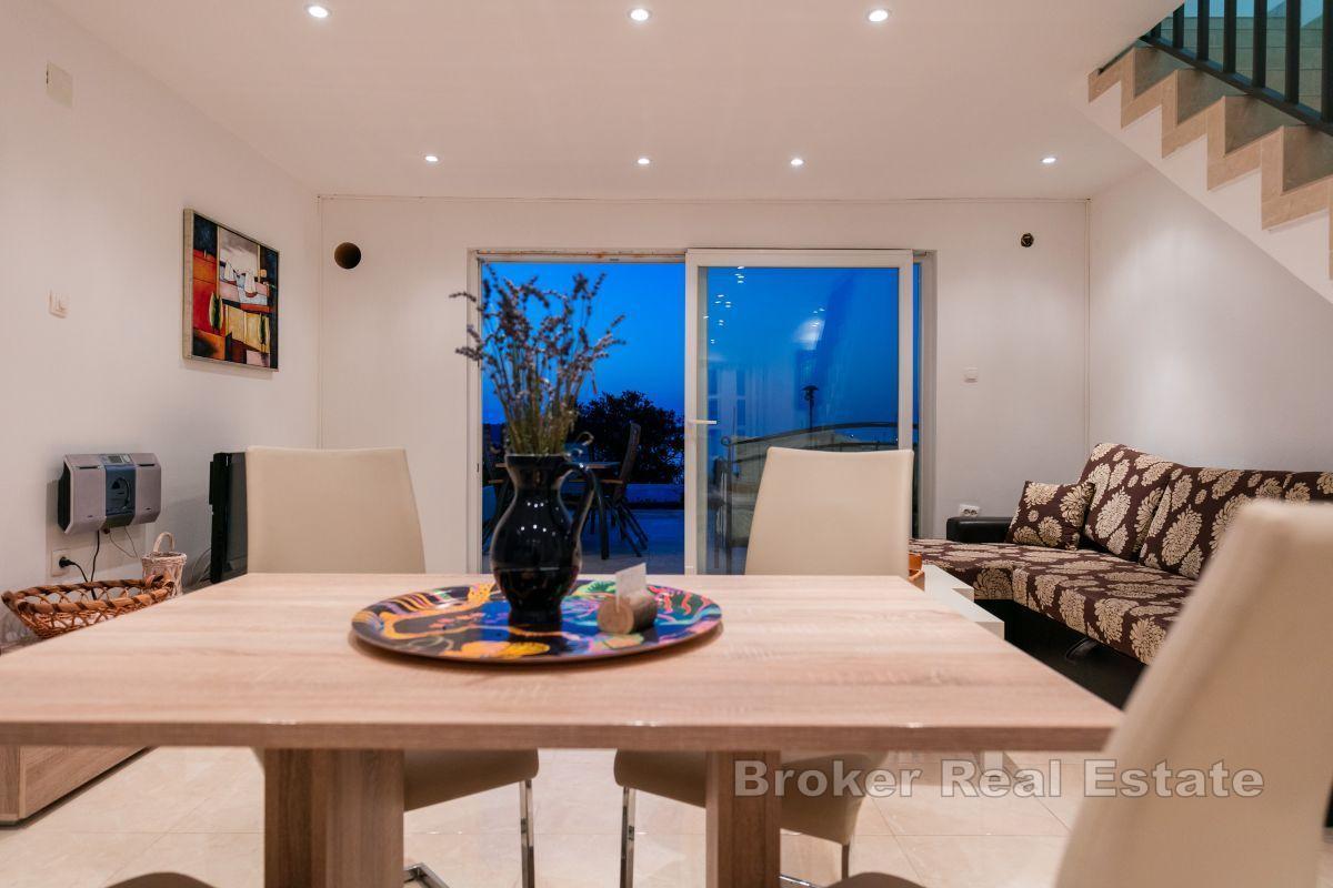 Leilighetshus med havutsikt