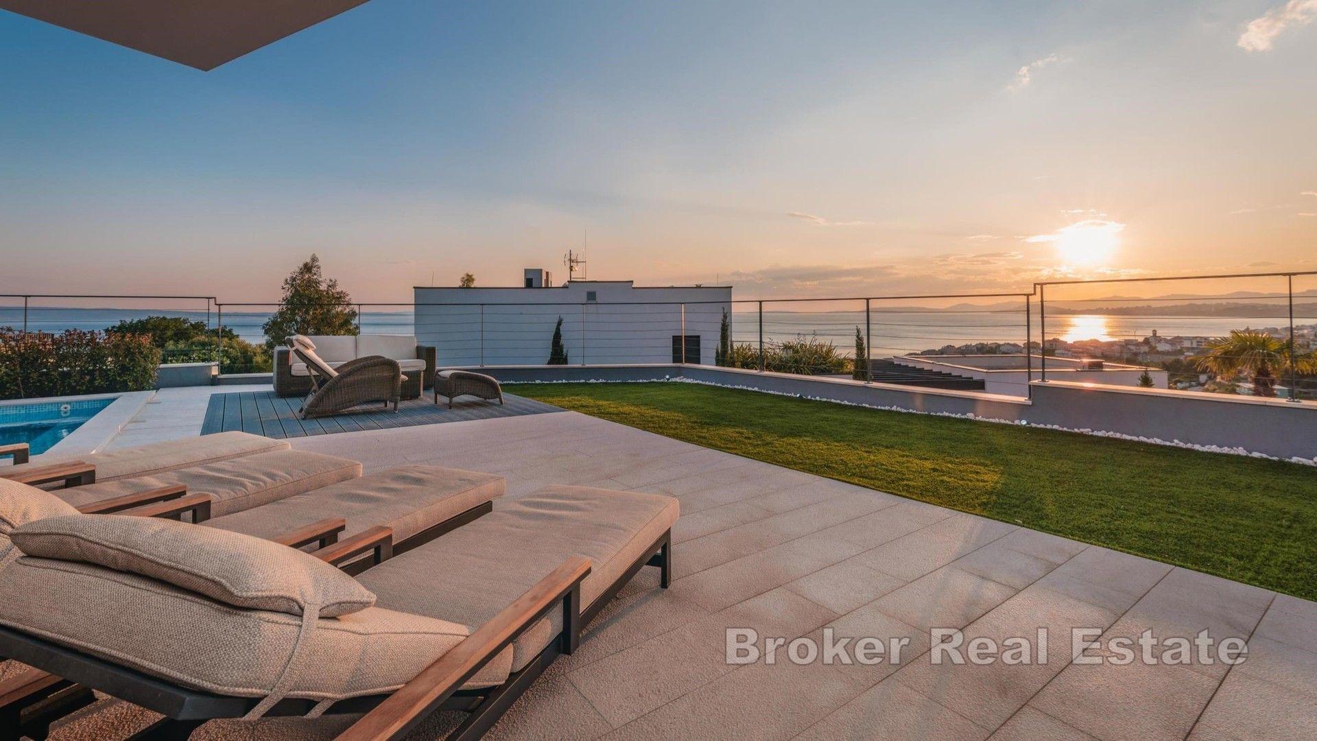 Lyxig villa med havsutsikt