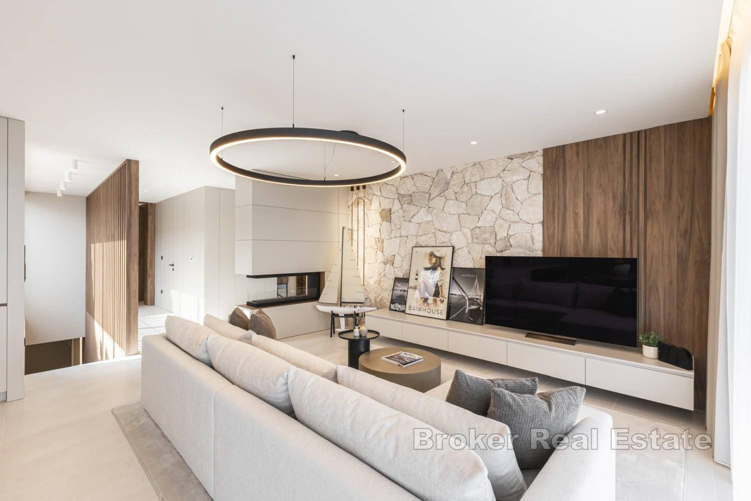 Moderni dvoetažni penthouse na dominantnoj poziciji