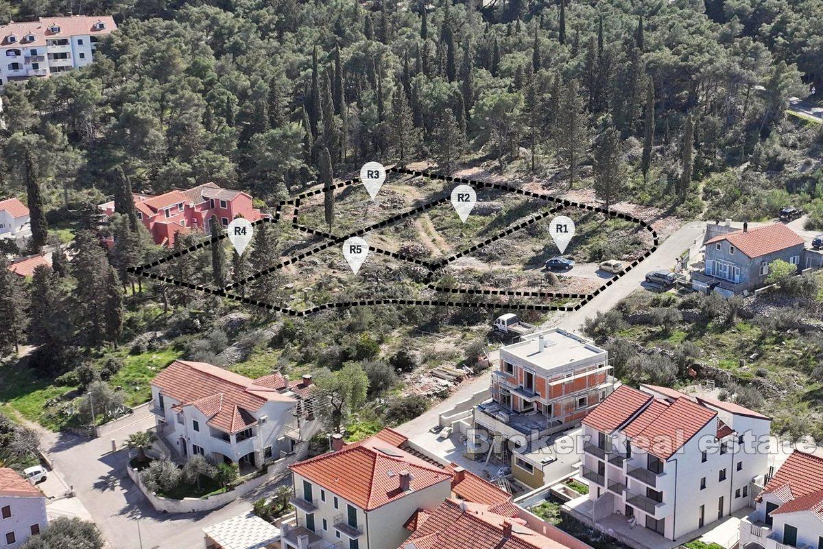 Building land in an attractive location