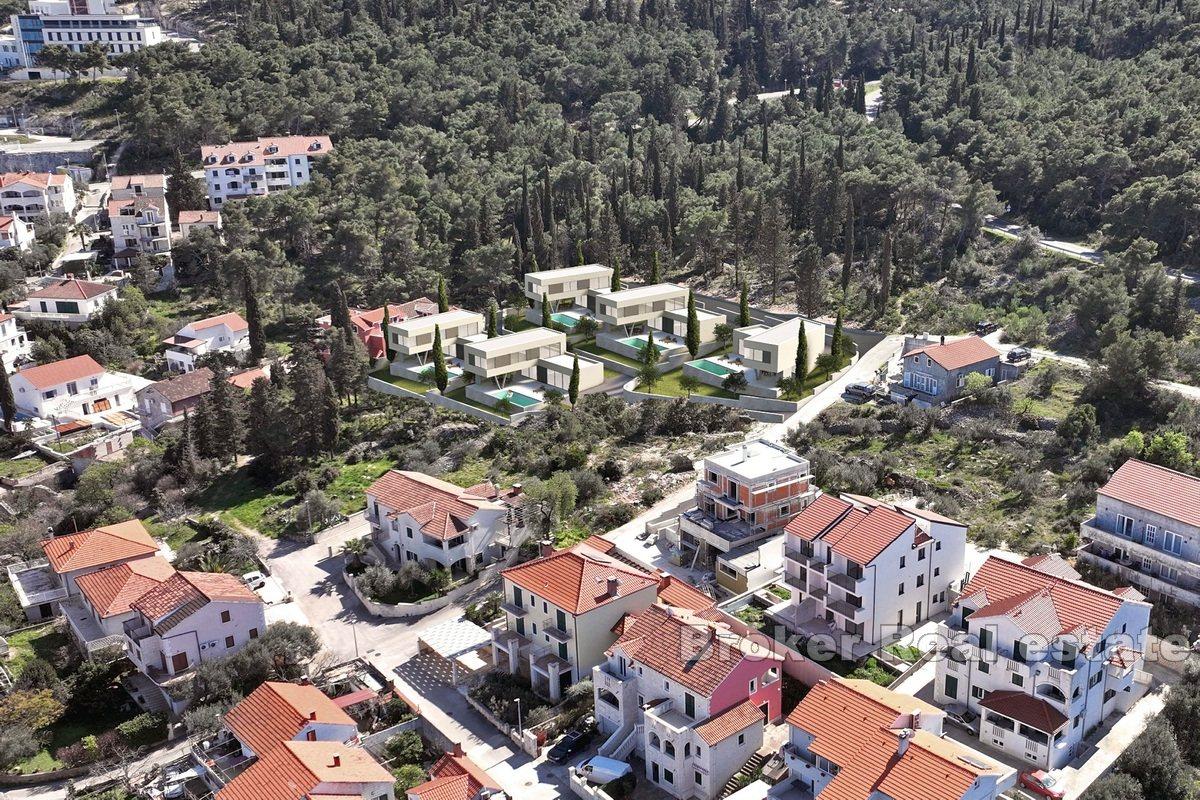 Building land in an attractive location