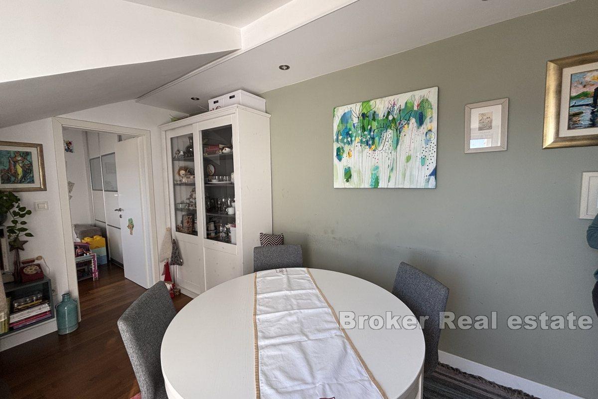 Nowoczesny apartament z dwiema sypialniami w pobliżu centrum miasta