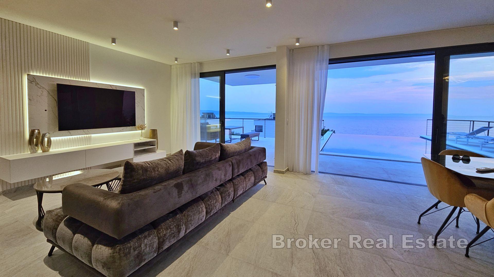 Villa di lusso con piscina e vista panoramica sul mare