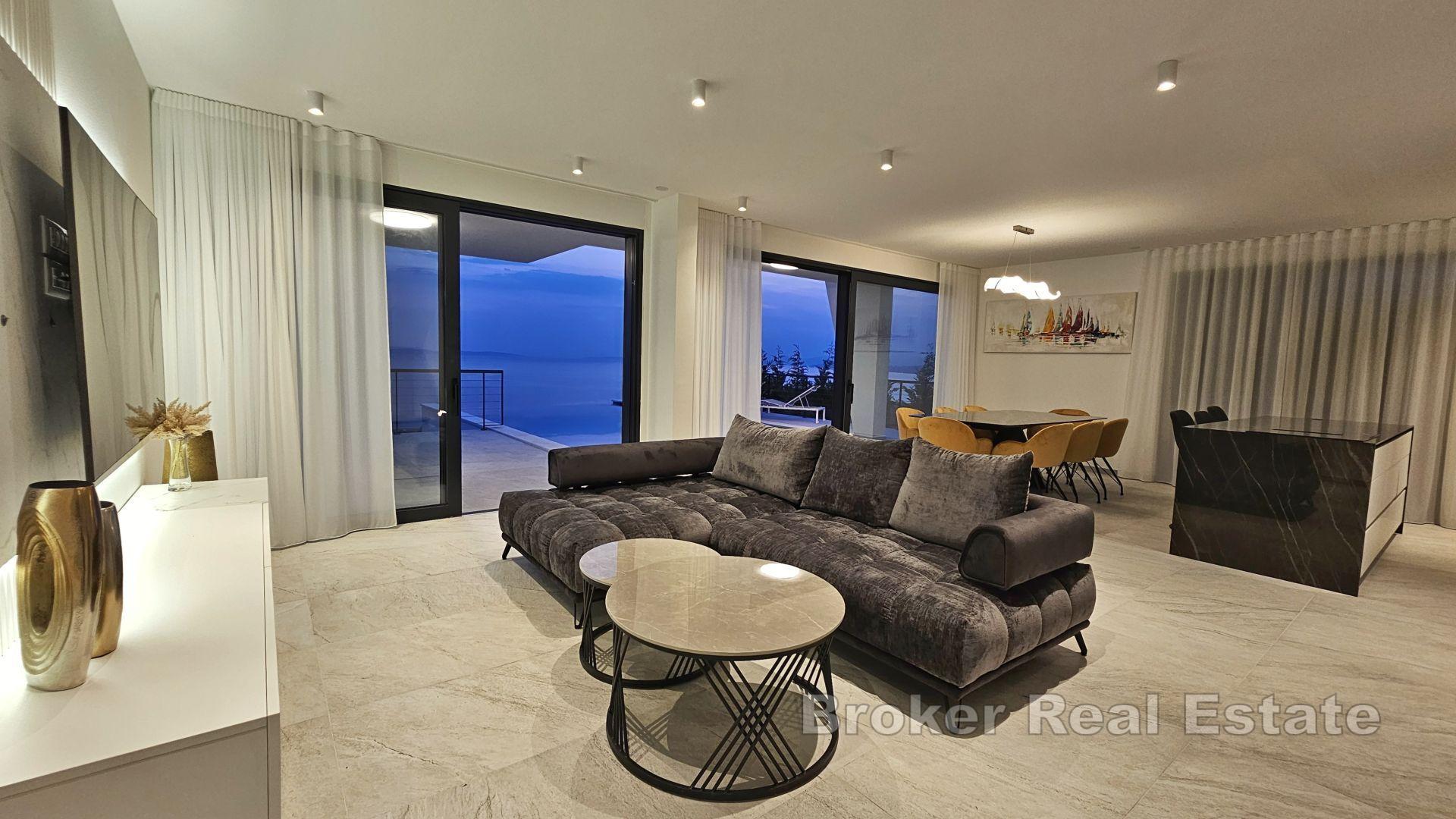 Villa di lusso con piscina e vista panoramica sul mare