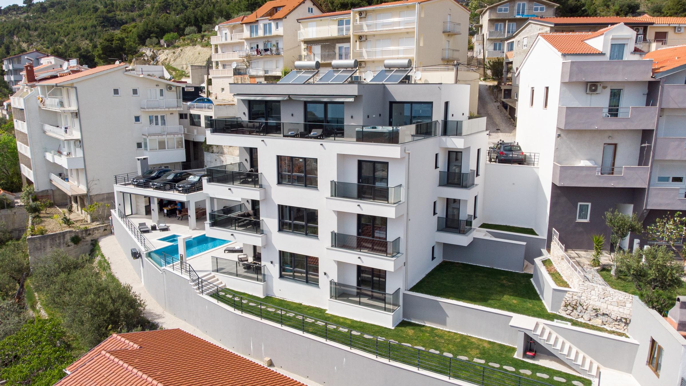 001-2022-446-omis-modern-villa-with-pool-and-sea-view-for-sale