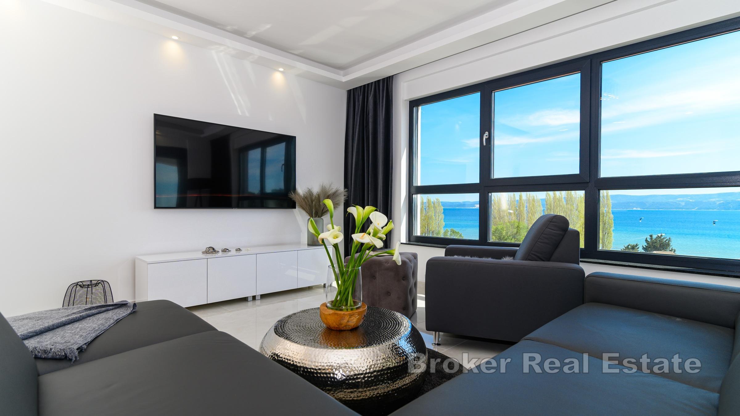 Prostrana vila s pogledom na more