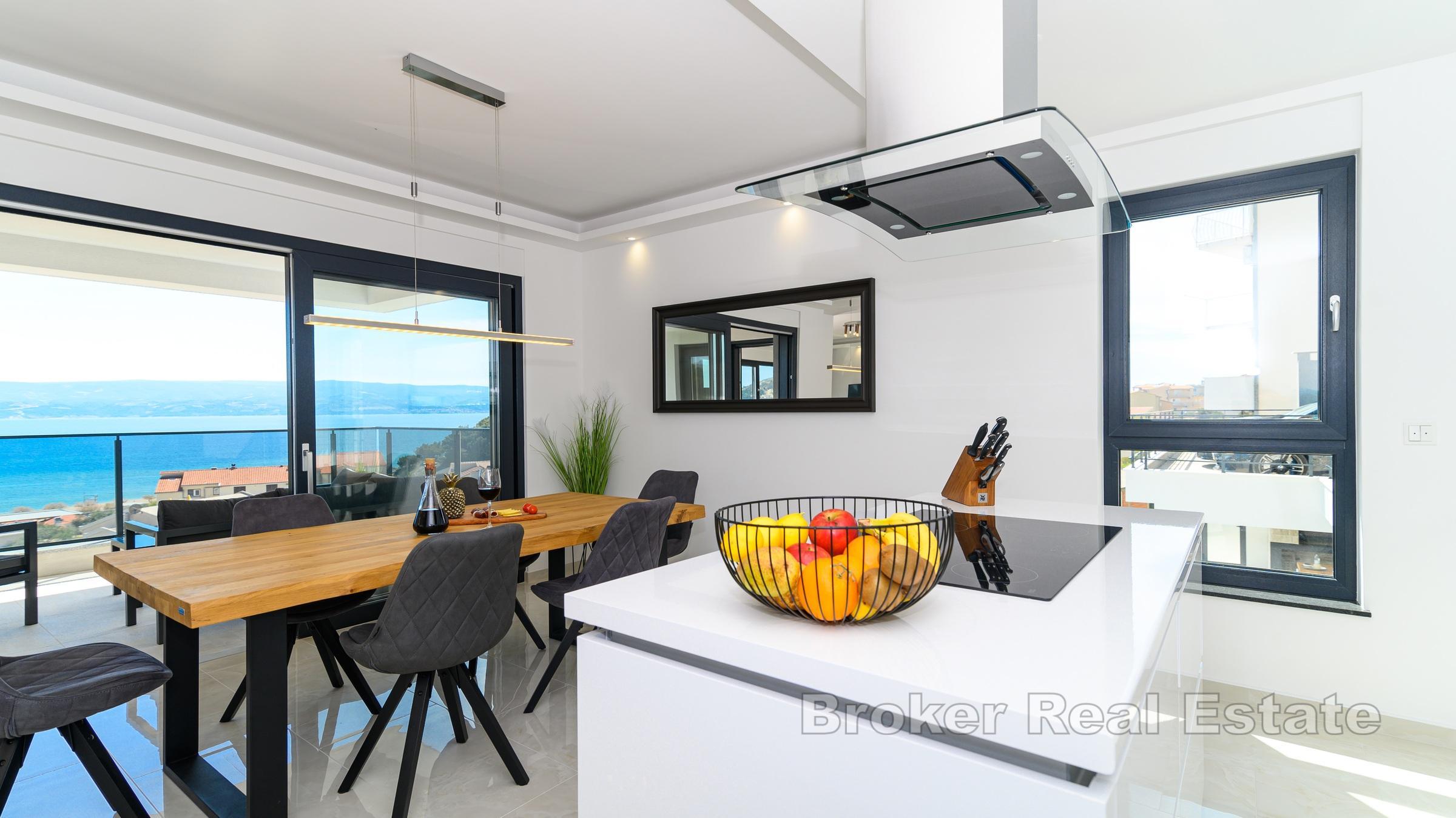 Prostrana vila s pogledom na more