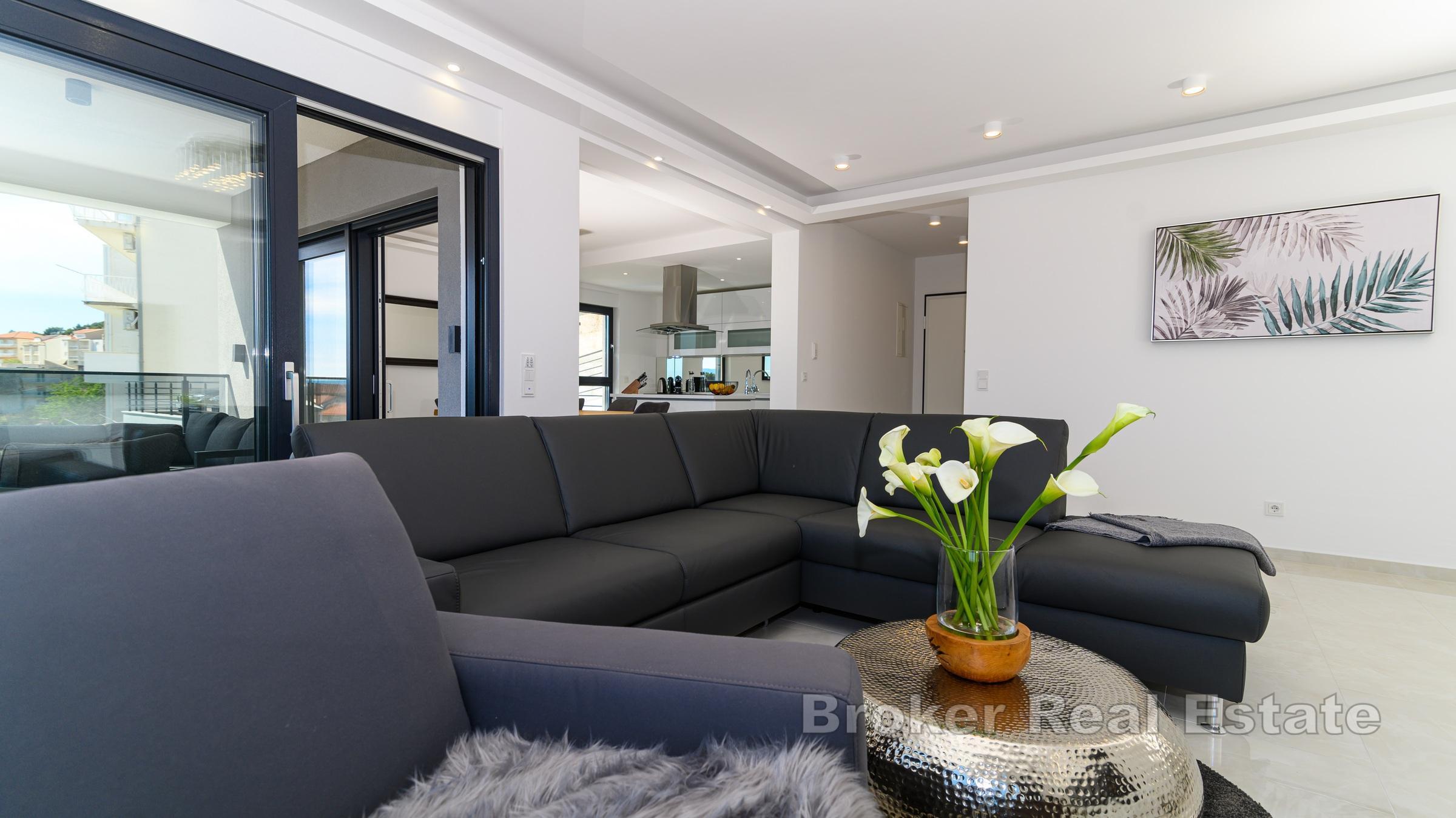 Prostrana vila s pogledom na more