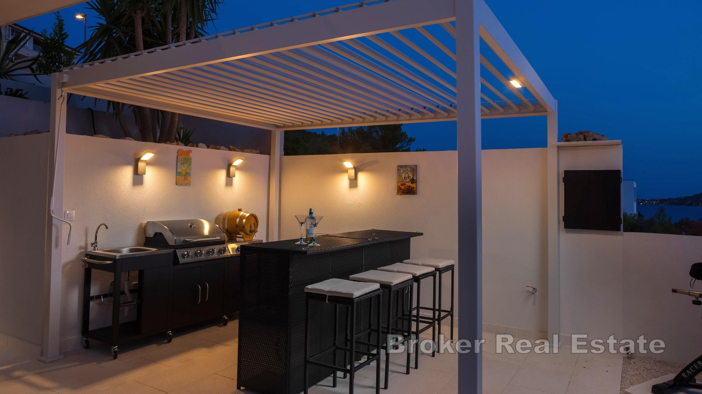 Krásná luxusní vila s bazénem a panoramatickým výhledem na moře