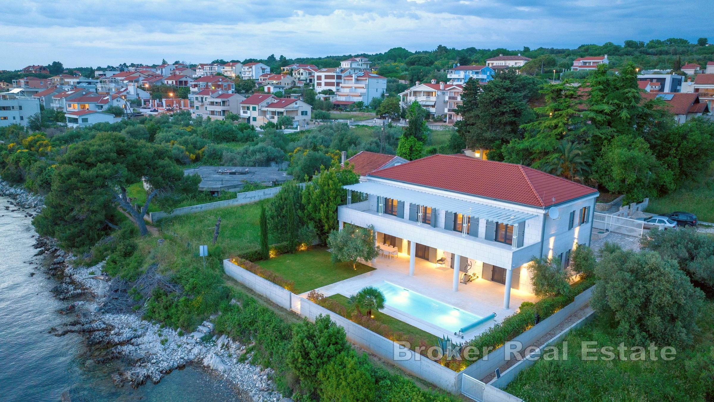 Willa śródziemnomorska w pierwszym rzędzie od morza