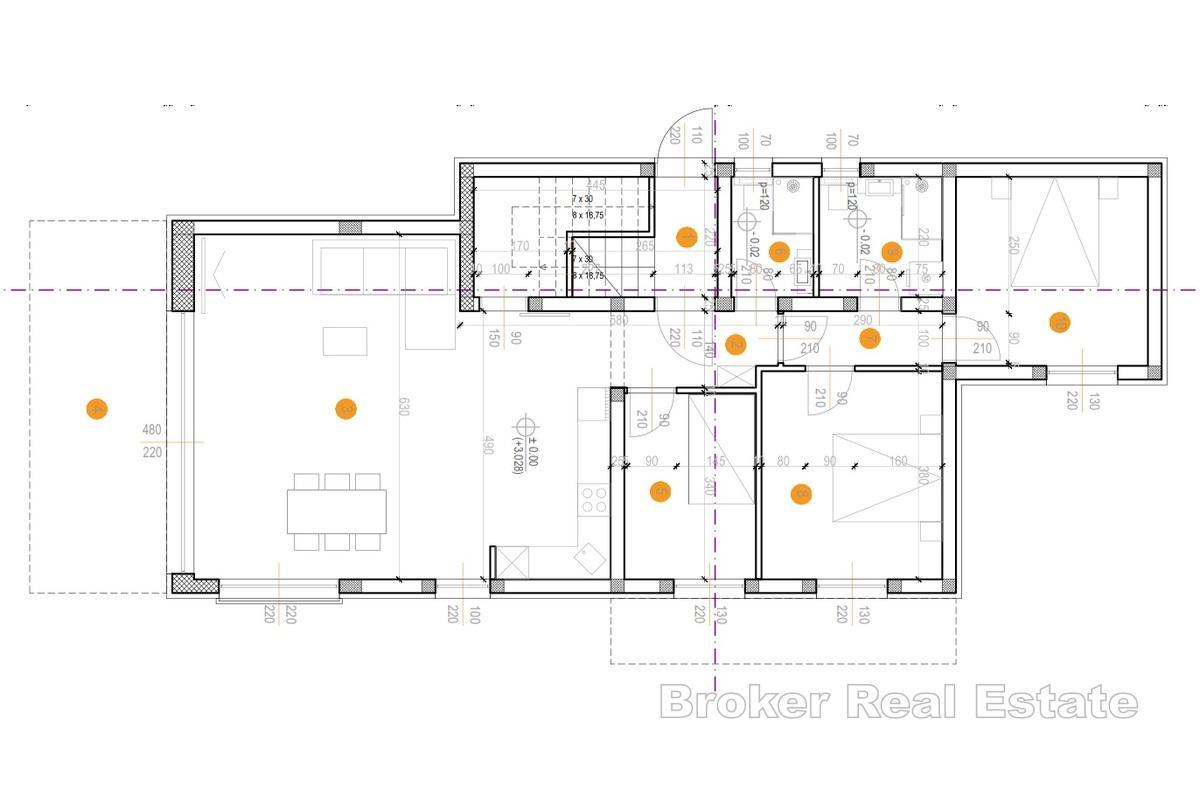 Appartamento con tre camere da letto in un edificio di nuova costruzione