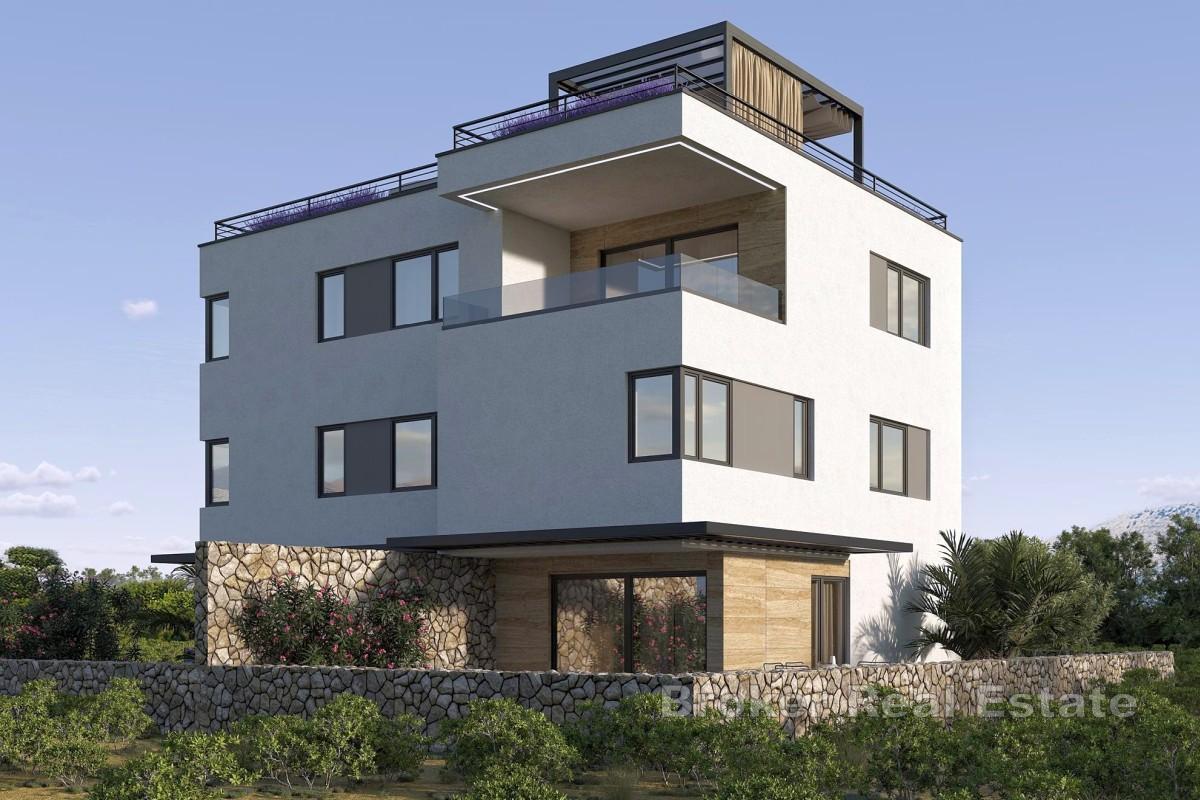 Двухуровневые апартаменты с бассейном