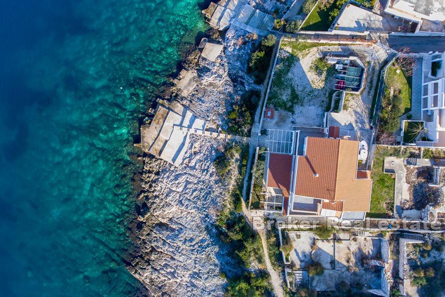 Rogoznica - Rymligt hus på första raden till havet