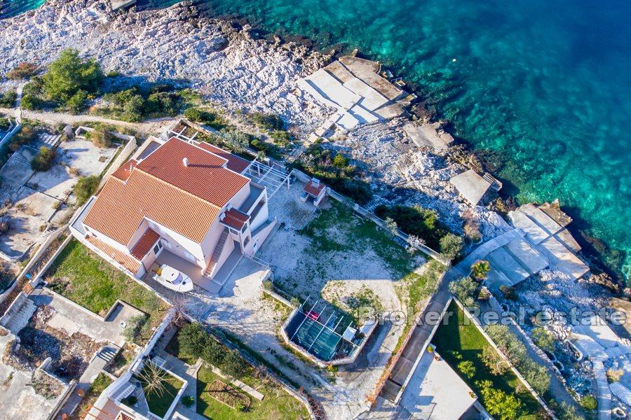 Rogoznica - Rymligt hus på första raden till havet