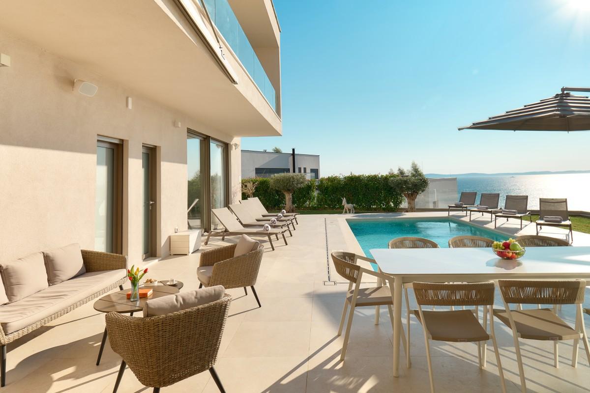 001-2022-466-Podstrana-Elegant-villa-with-pool-and-sea-view-for-sale