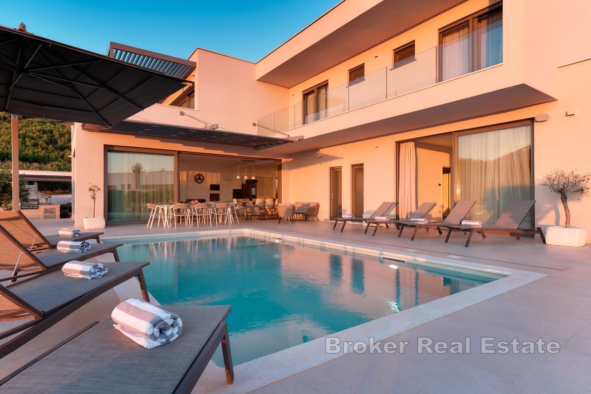 Luxusná vila s bazénom