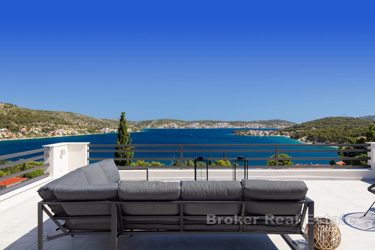 Maison moderne près de la plage