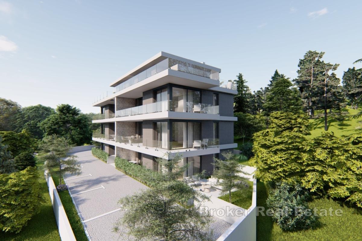 Dvosobni apartman s vrtom I parkirnim mjestom