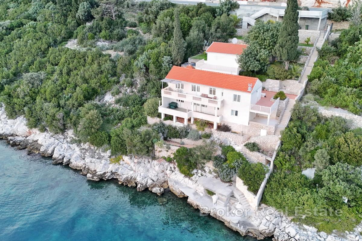 Villa mit direktem Meerblick