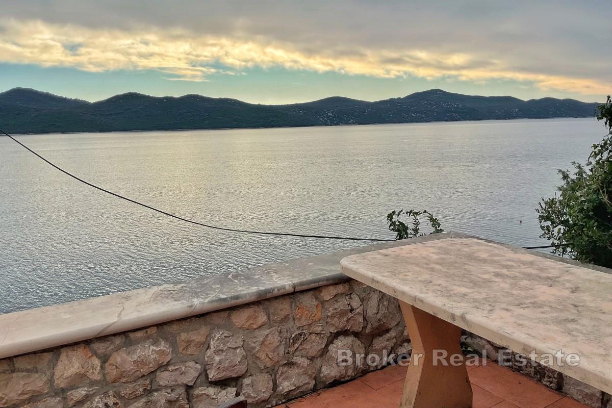 Villa mit direktem Meerblick