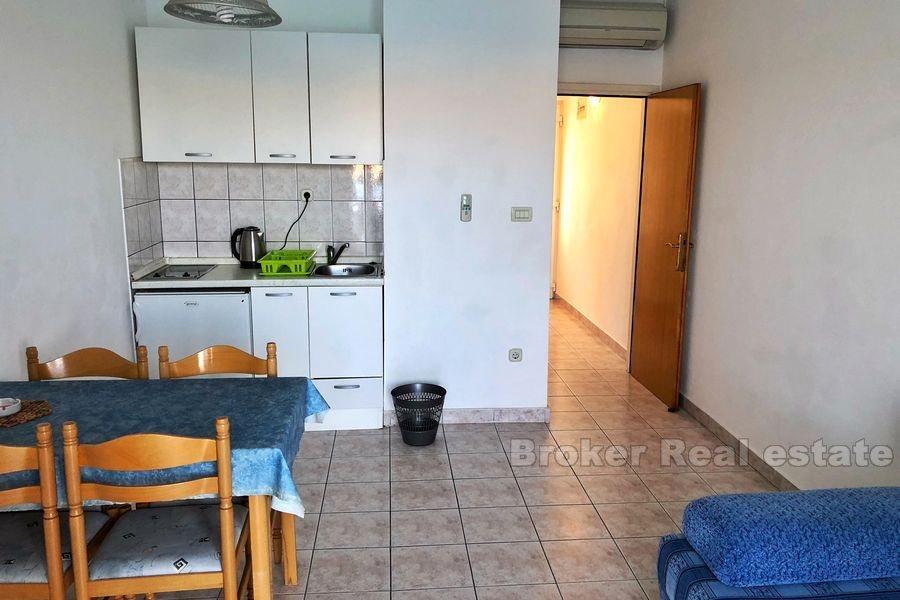 Rogoznica - Immeuble au premier rang à la mer