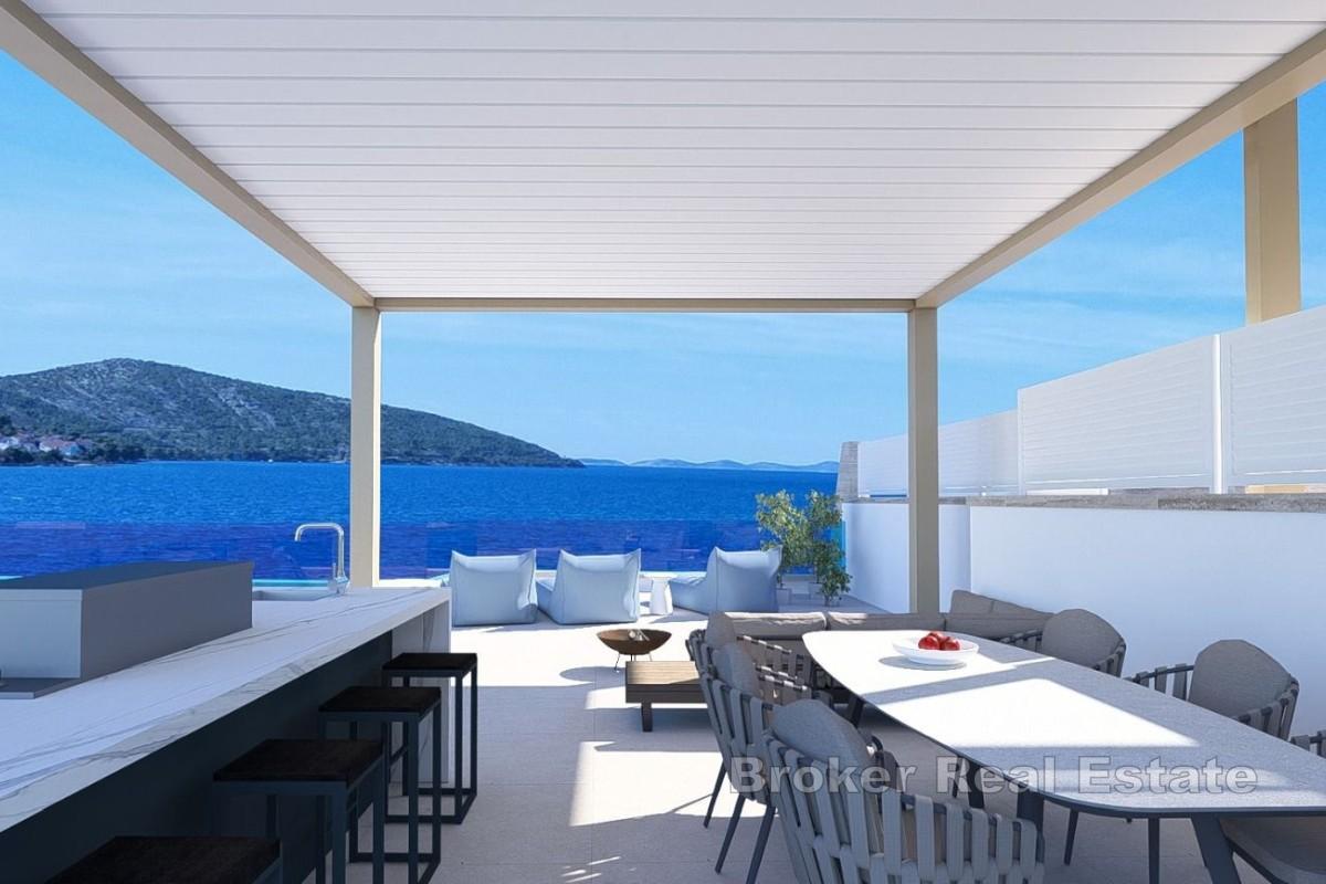 Penthouse s bazénom a strešnou terasou