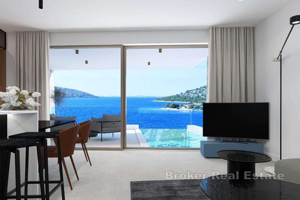 Penthouse s bazénom a strešnou terasou