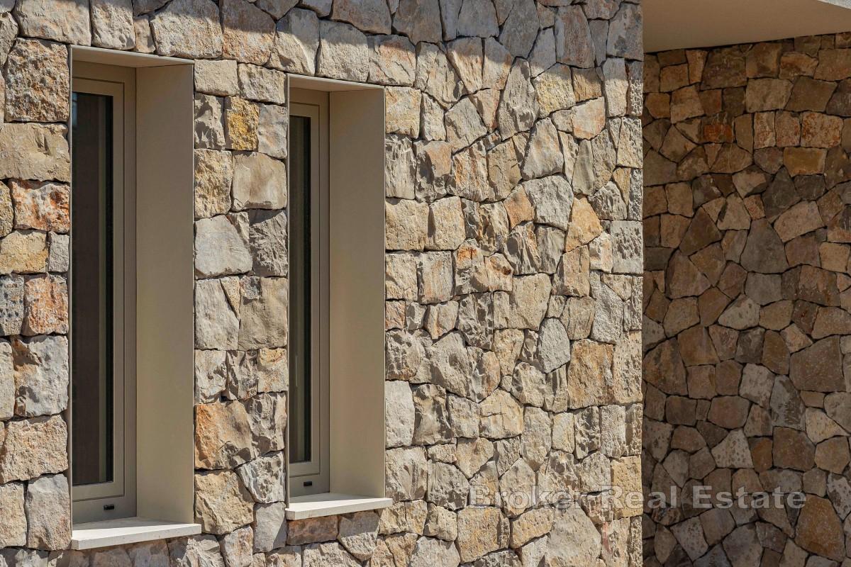 Moderne Villa mit Pool und freiem Meerblick