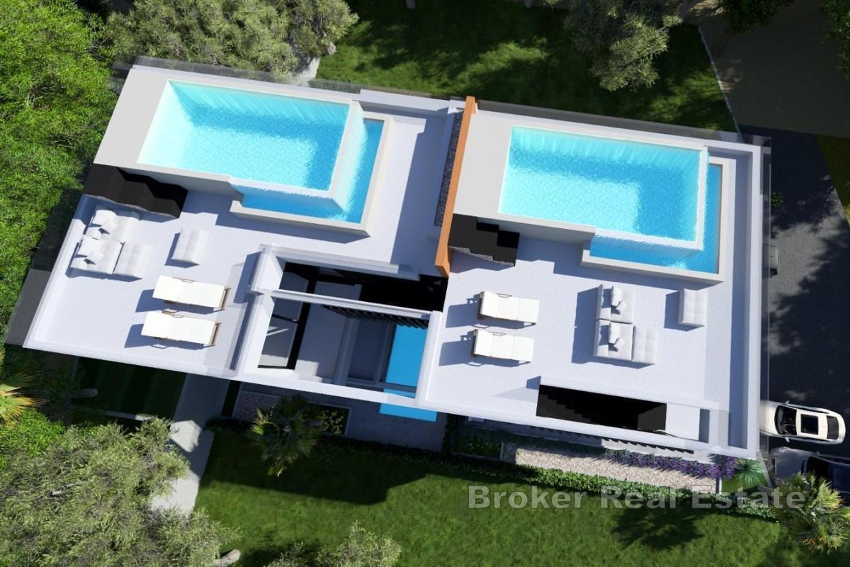 Modernes Penthouse mit Dachterrasse und Pool