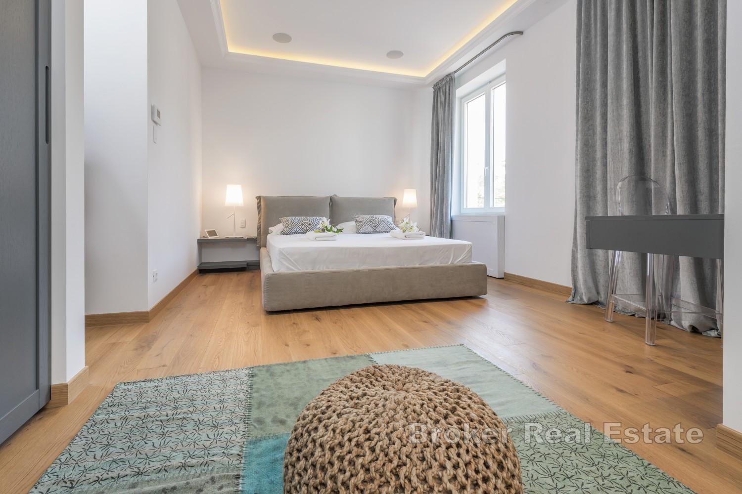 Dvije dizajnerski uređene rezidencije na prestižnoj lokaciji