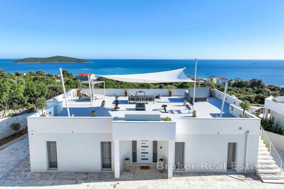 Ein exklusives Refugium mit zwei Villen, Swimmingpools und unverbaubarem Meerblick
