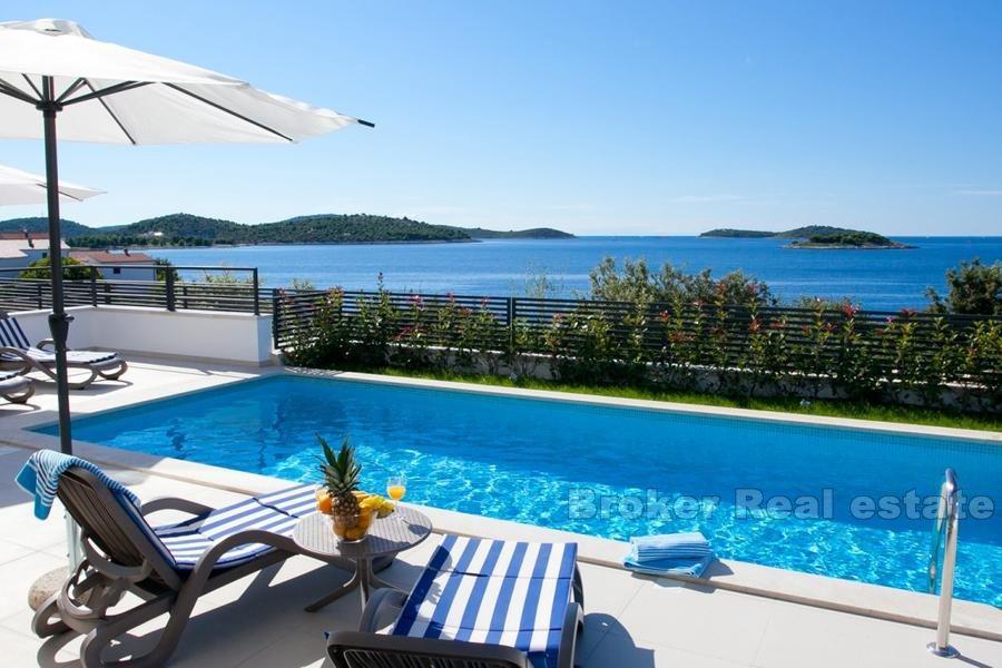 Rogoznica - Moderna villa familiare con piscina