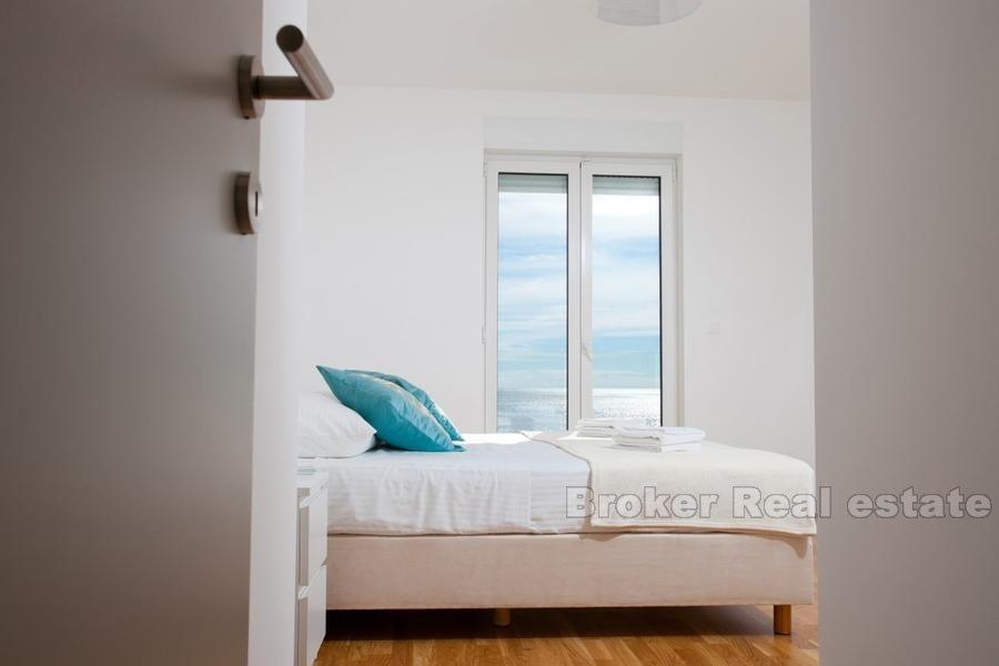 Rogoznica - Nowoczesna rodzinna willa z basenem