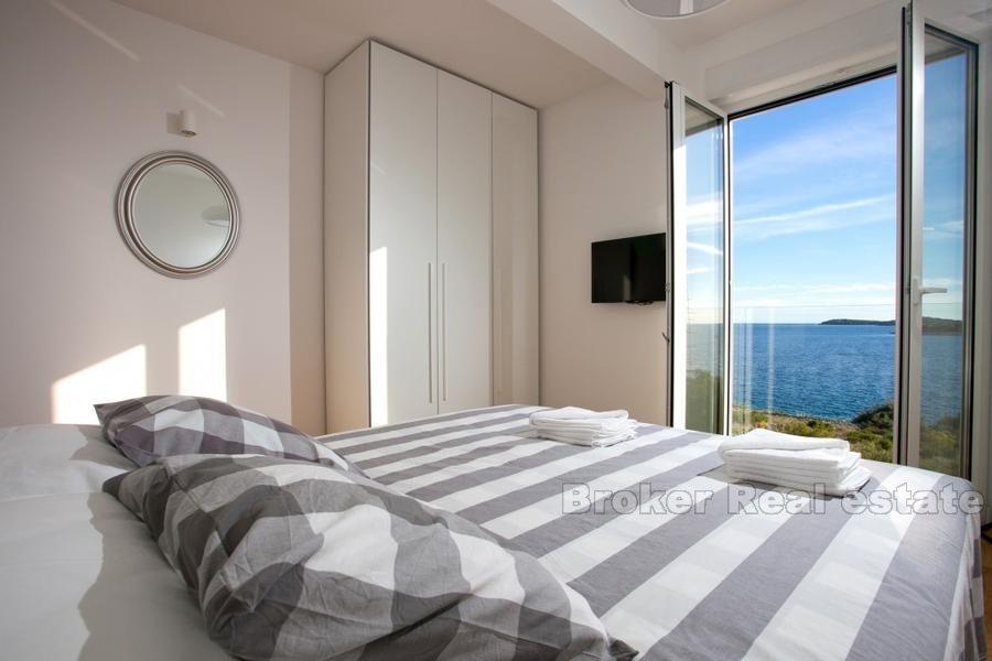 Rogoznica - Nowoczesna rodzinna willa z basenem