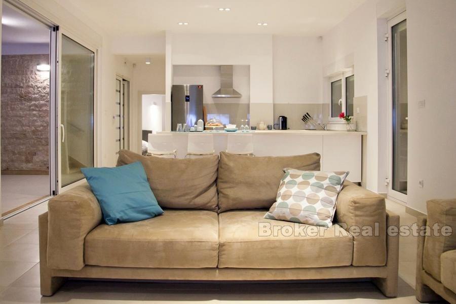 Rogoznica - Moderná vila s bazénom