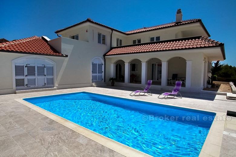 Rogoznica - Family villa with swimming pool and open sea view