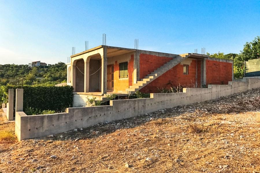 Rogoznica - Staccata casa non finita