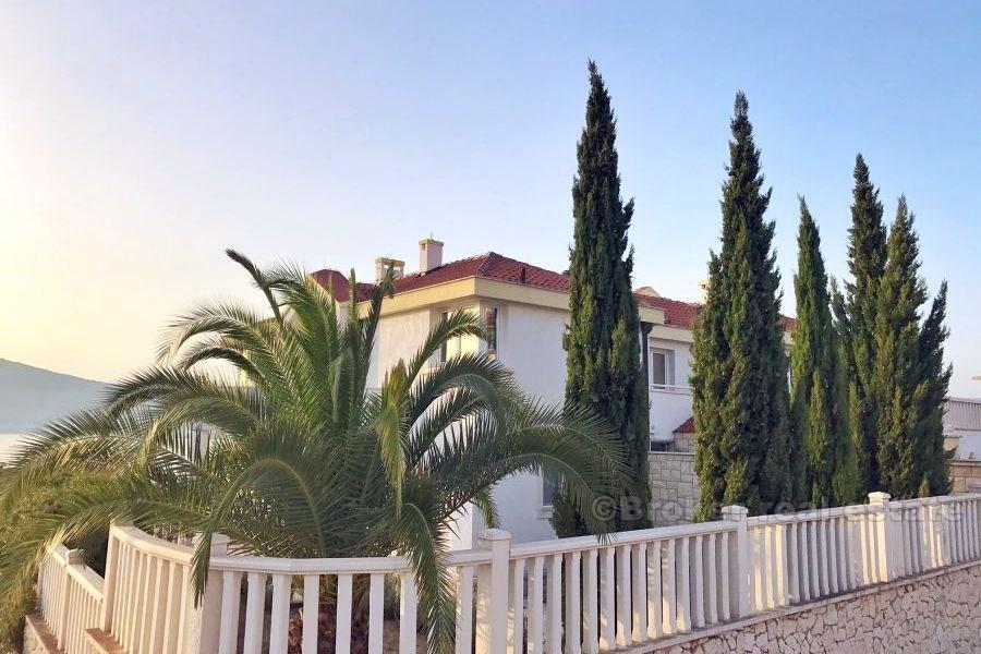 Ciovo - Spacious family house