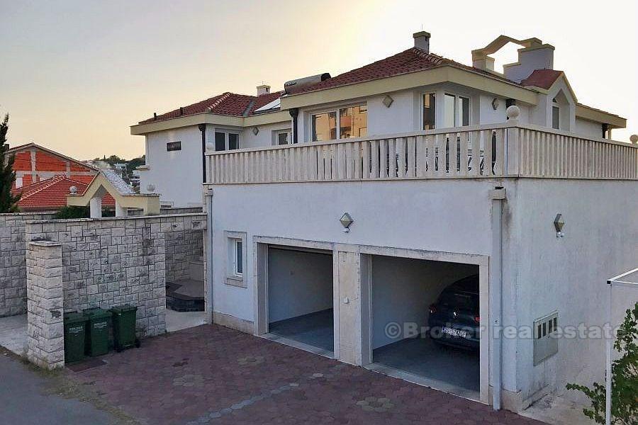 Ciovo - Spacious family house