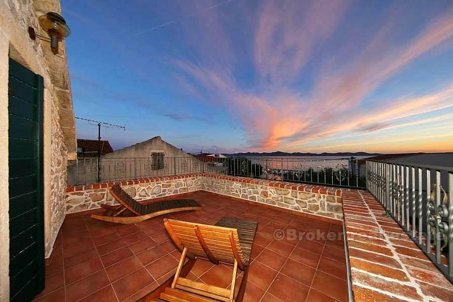 Zadar - Maison en pierre jumelée / villa, entièrement rénovée