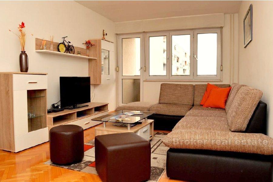 Split, Blatine, appartamento con tre camere da letto