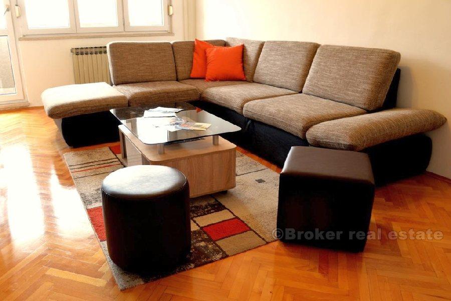 Split, Blatine, tre-roms leilighet