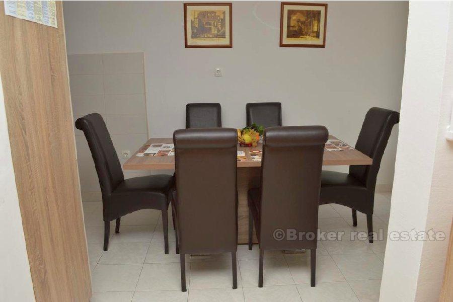 Split, Blatine, tre-roms leilighet