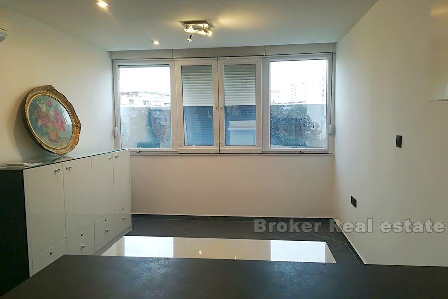 Split, Sukoišan, nově zařízený dvoupokojový apartmán