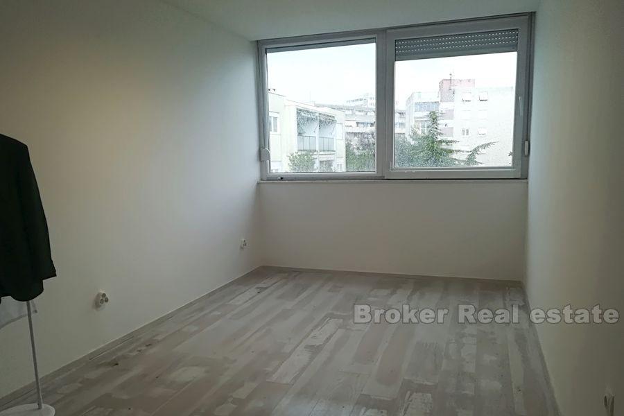 Split, Sukoišan, appartamento con due camere da letto recentemente decorato