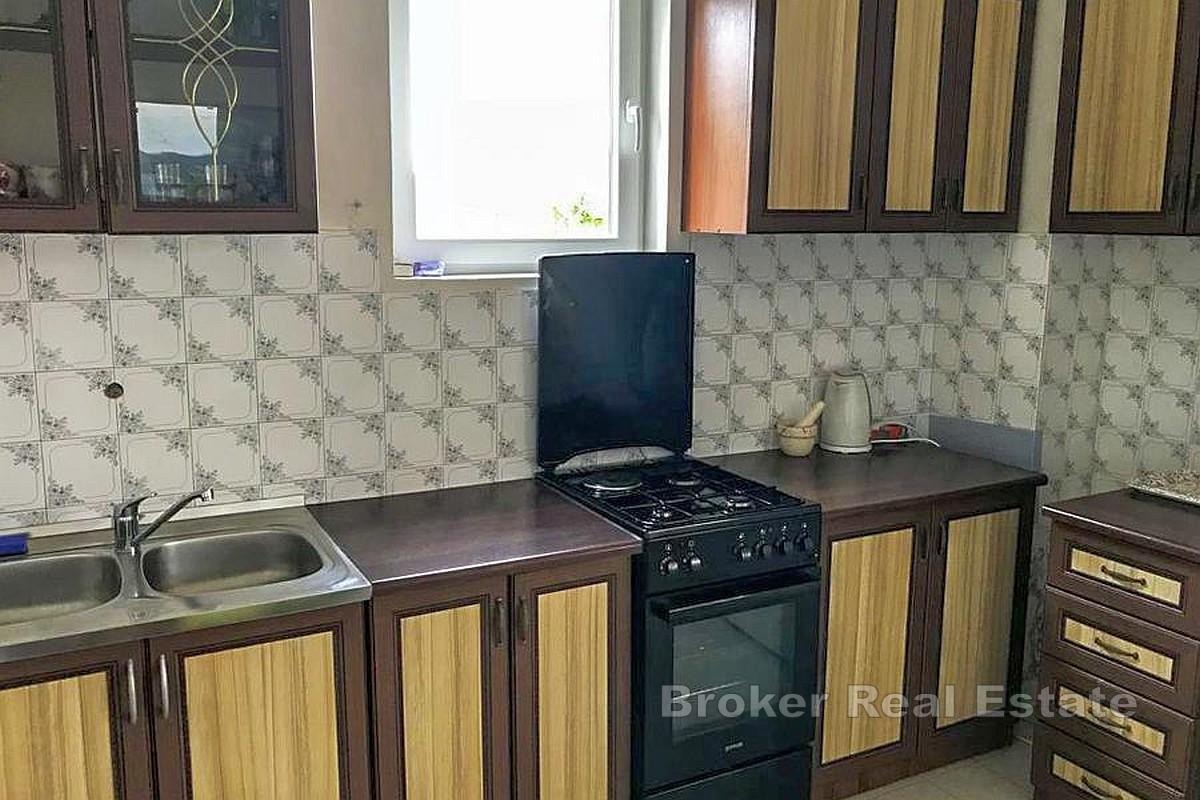 Dom w doskonałej lokalizacji nad morzem na trzech piętrach